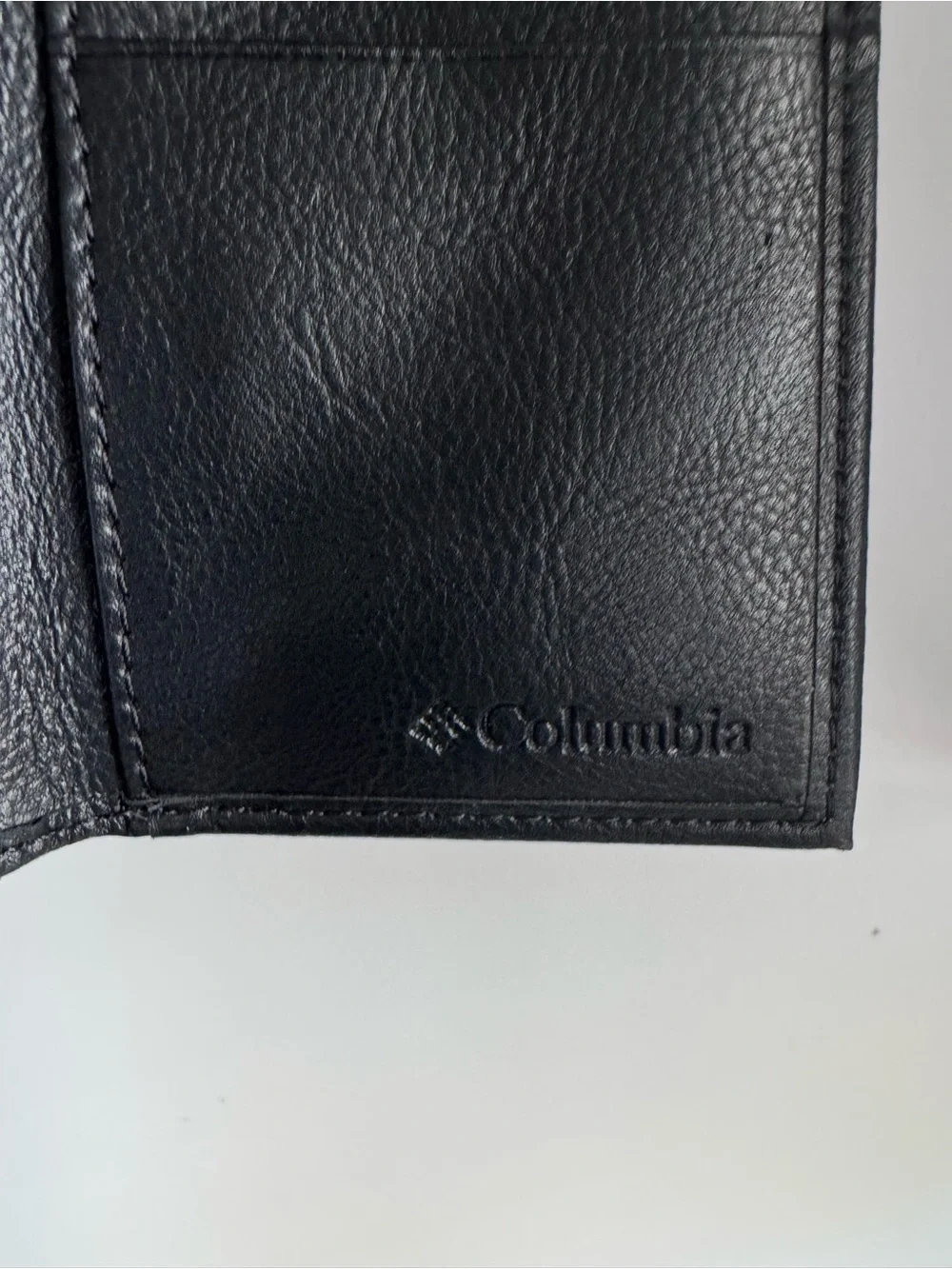Columbia Men's Trifold Leather ID Window Wallet Black